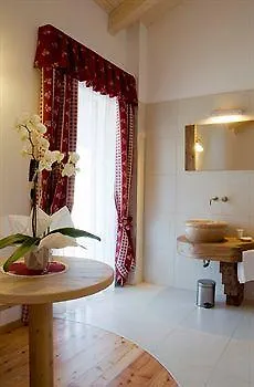Agritur Golden Pause Farm stay *
